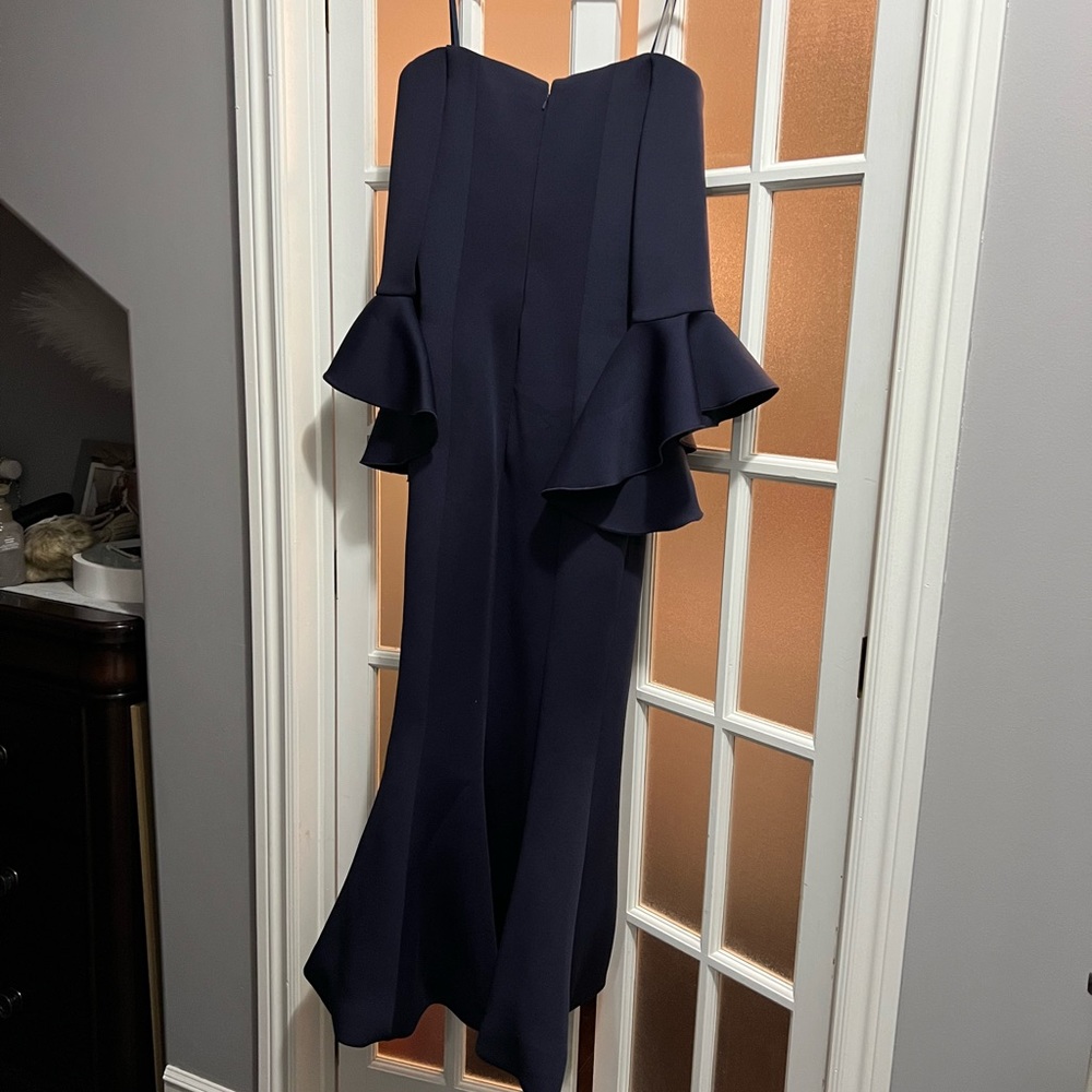 Absolutely Stunning Dress!!! Very Flattering